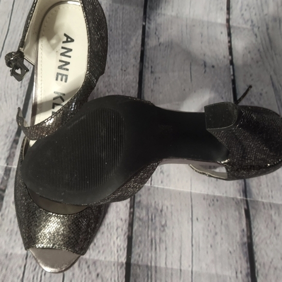 Anne Klein Hunnie Black Silver Shimmer Heels Shoes Sz 6 - Picture 4 of 5